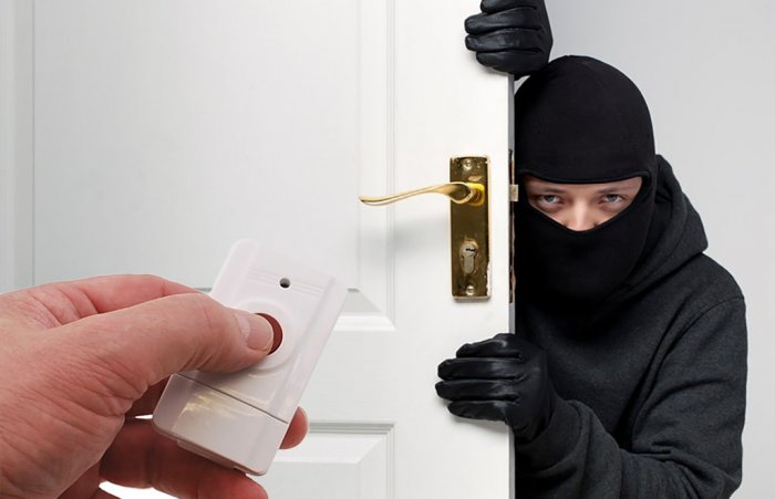 Тревожная кнопка. Плюсы и минусы установки